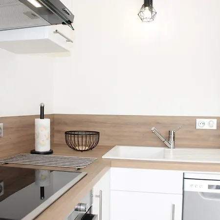 Maison En Résidence Avec Piscine Collective Proche *