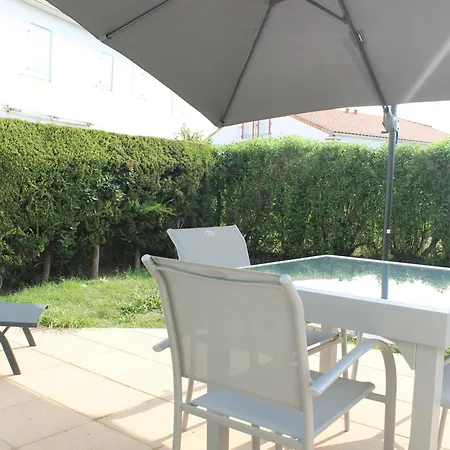 Maison En Résidence Avec Piscine Collective Proche Casa vacanze