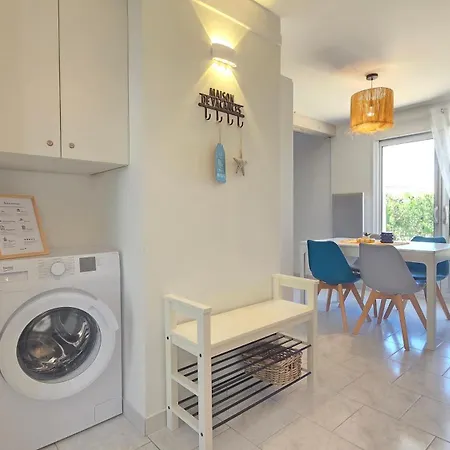 Maison En Résidence Avec Piscine Collective Proche *